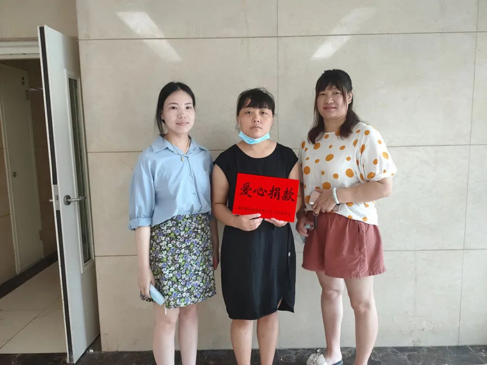 暖心慰問，進(jìn)行中
